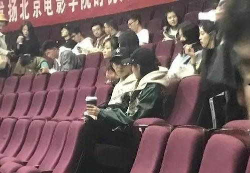 和明星上课,揭秘明星与学生的互动瞬间